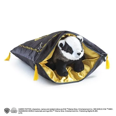 Peluche et coussin de la Maison de Poufsouffle - Harry Potter – Image 2